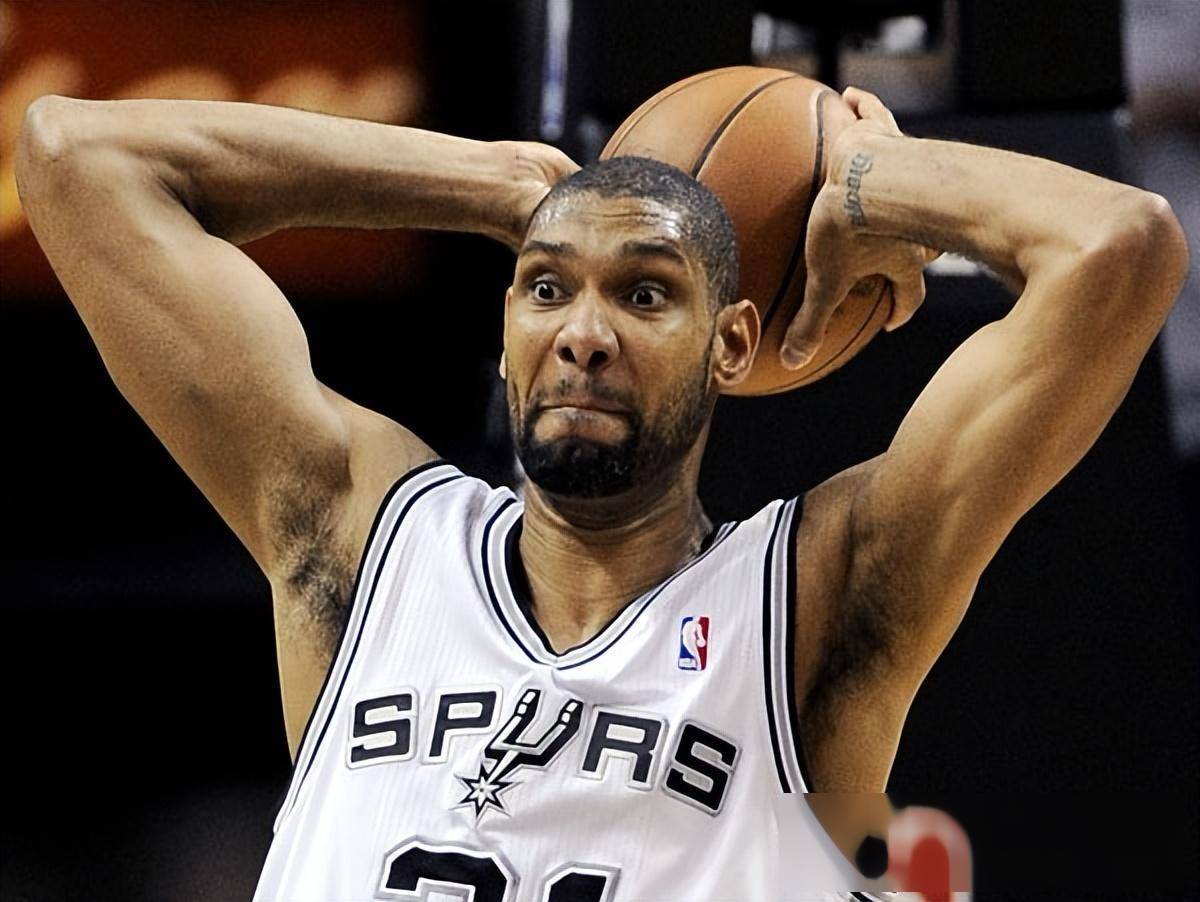 目光聚拢到 目光聚拢到